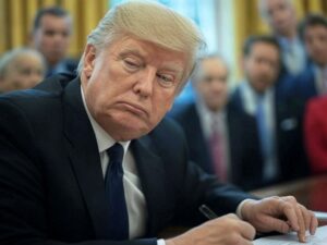 Trump da un giro inesperado y alivia el impacto de sus aranceles a fabricantes de autos