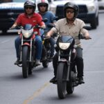 Ocho de cada diez motociclistas en Jalisco manejan sin licencia