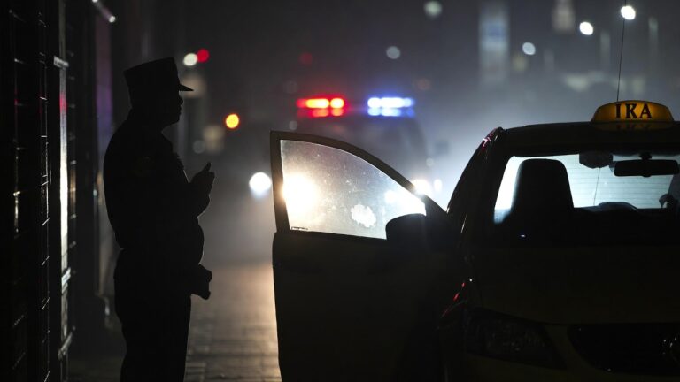 Hallan Muertos en Taxi: Alarma en Azcapotzalco