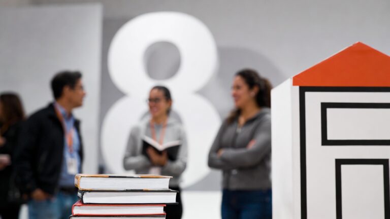 SNTE Sección 8 Exige Actualizar Libros con Voz Docente