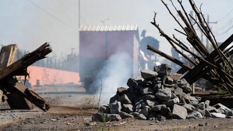 Bloqueos en Jalisco: Cierres Alarmantes en AMG y Carreteras