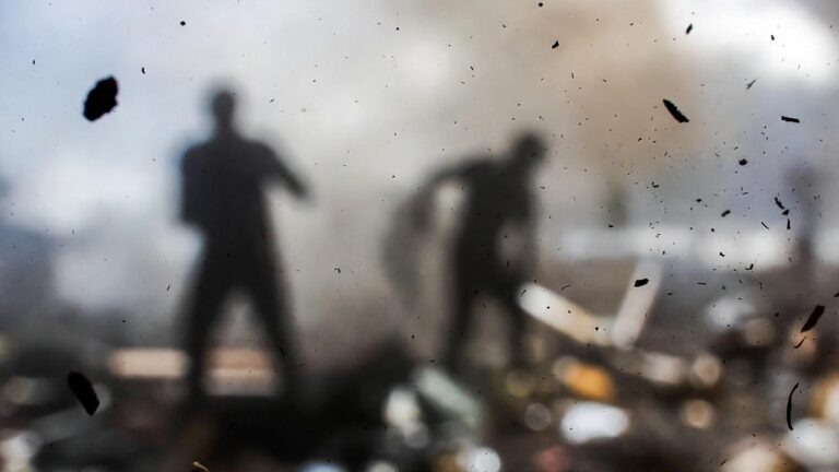 Sicarios en Pénjamo queman casas y huyen